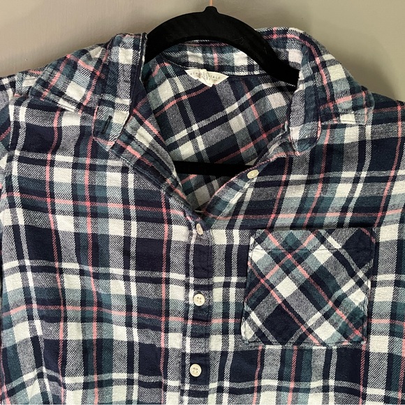 Aeropostale blue and pink plaid (flannel) button down shirt - Picture 5 of 5